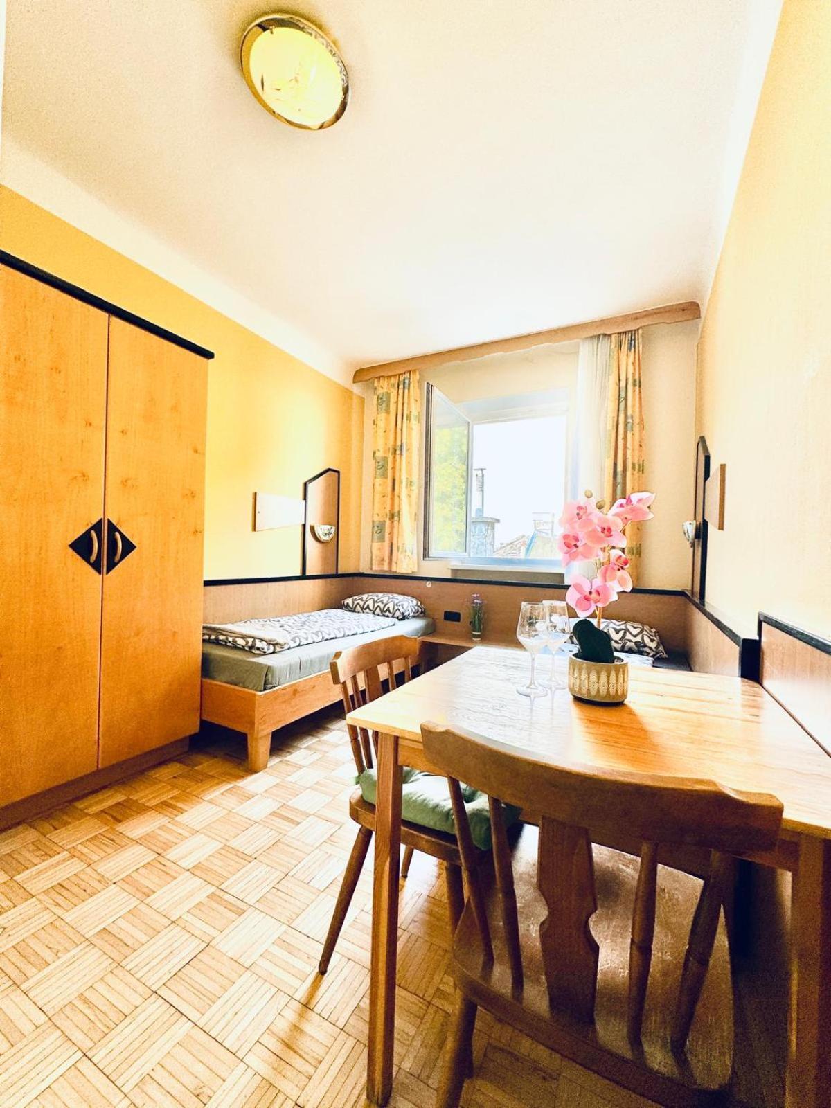 Affordable Central Rooms, 10-Min To Lugner City Wiedeń Zewnętrze zdjęcie