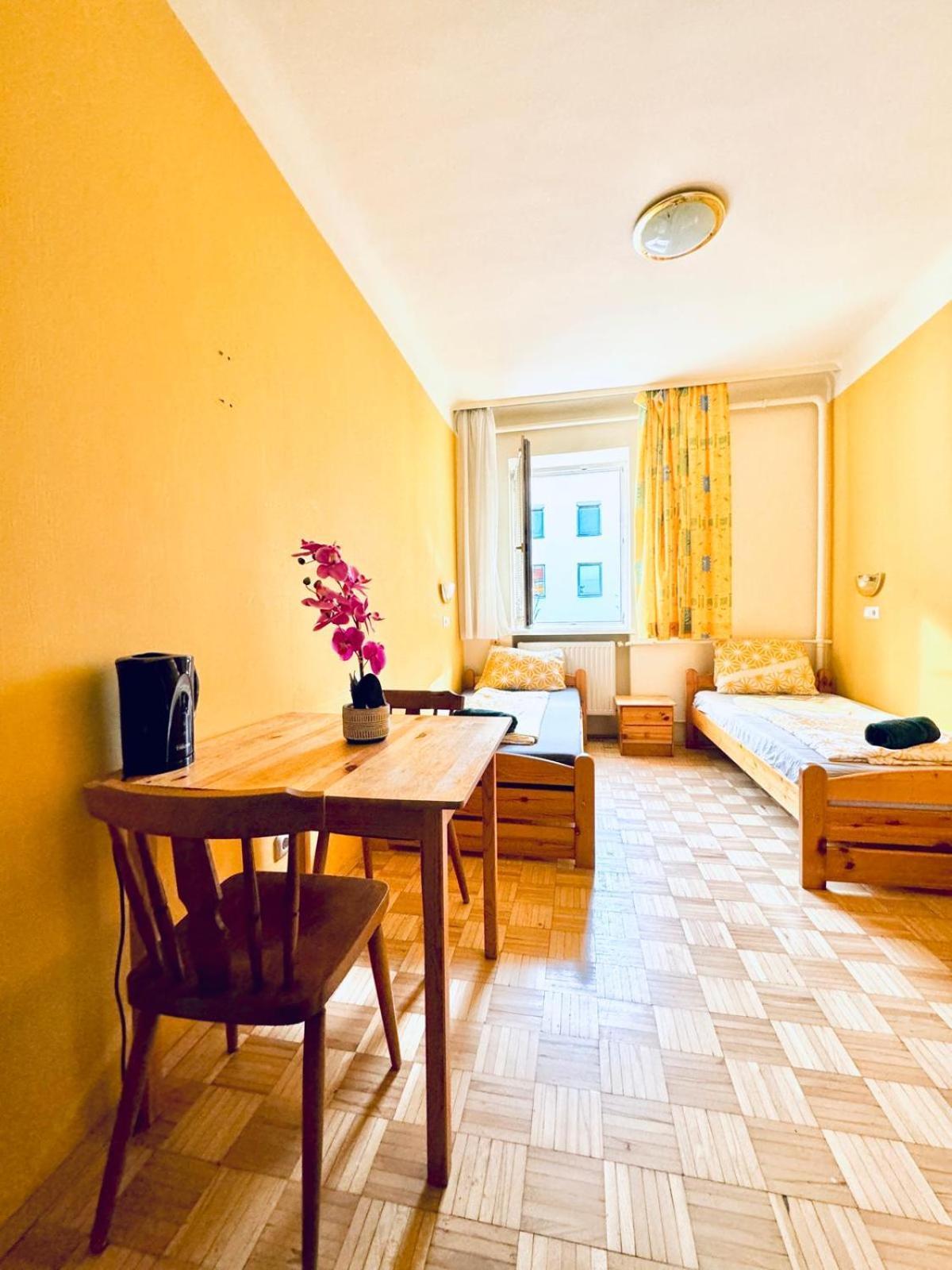 Affordable Central Rooms, 10-Min To Lugner City Wiedeń Zewnętrze zdjęcie