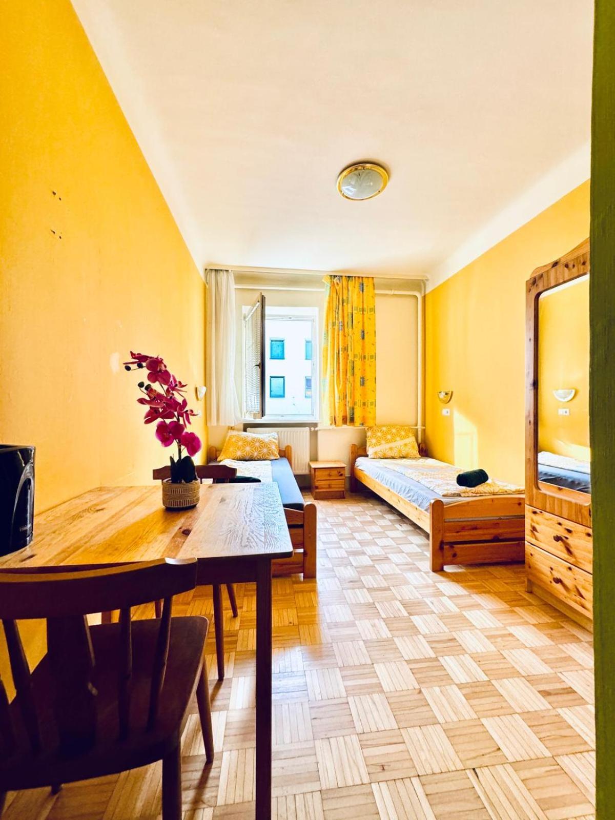 Affordable Central Rooms, 10-Min To Lugner City Wiedeń Zewnętrze zdjęcie